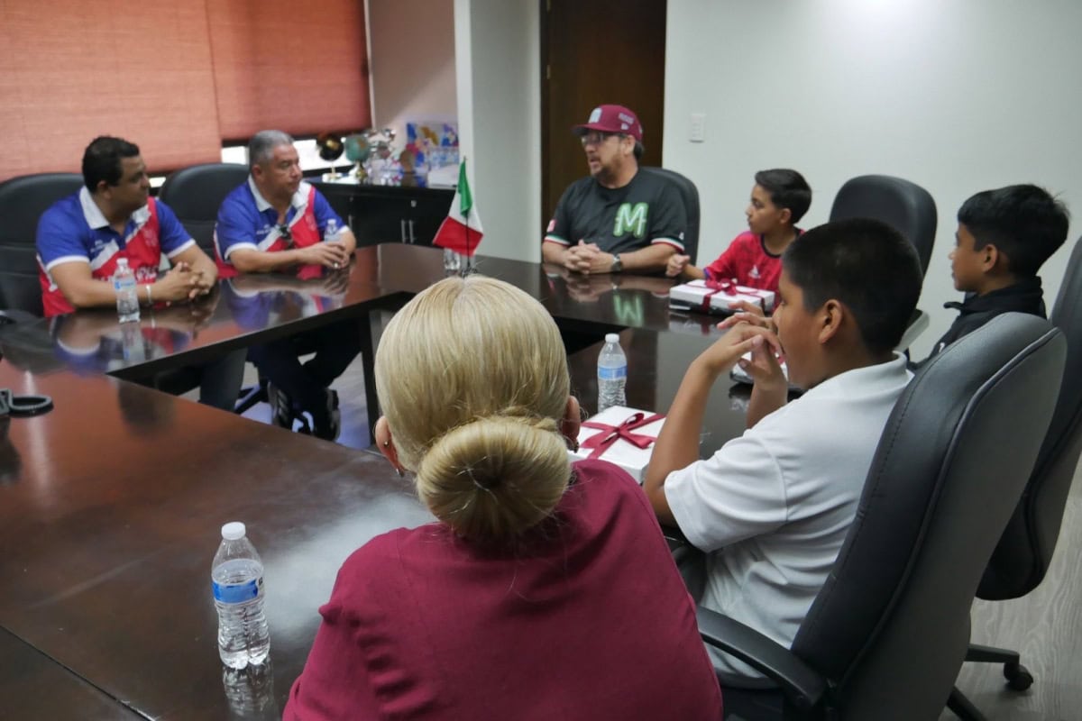 Estudiantes tamaulipecos reciben reconocimiento por representar a México en la Copa Mundial FIFA 2026