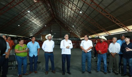 Productores tamaulipecos colocan su trabajo en tiendas de Texas
