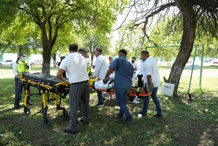 Comunidad universitaria practica evacuación segura con apoyo de cuerpos de emergencia