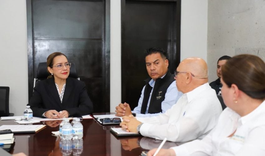 Secundaria Técnica No. 98 de Matamoros recibe obras y mobiliario para fortalecer su entorno escolar